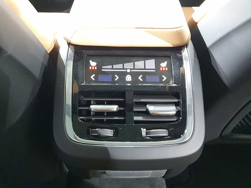 Volvo  T6 AWD INS