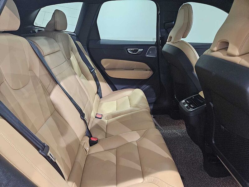 Volvo  B5 AWD Inscription