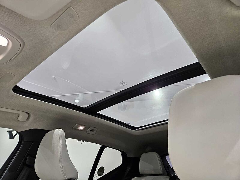 Volvo  Ultimate Bright B4 AWD mild hybrid