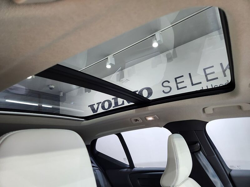 Volvo  B4 AWD Ultimate Bright