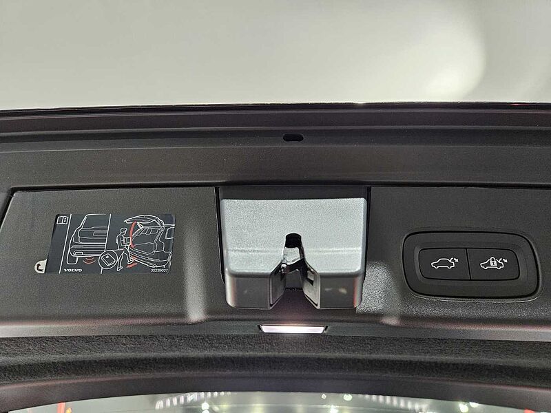 Volvo  B6 AWD Ultimate