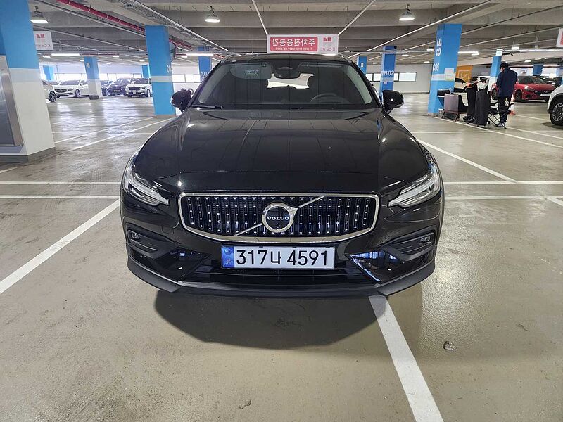 Volvo  Ultimate Bright B5 AWD