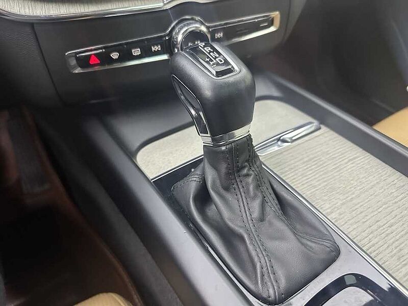 Volvo  D5 AWD INS