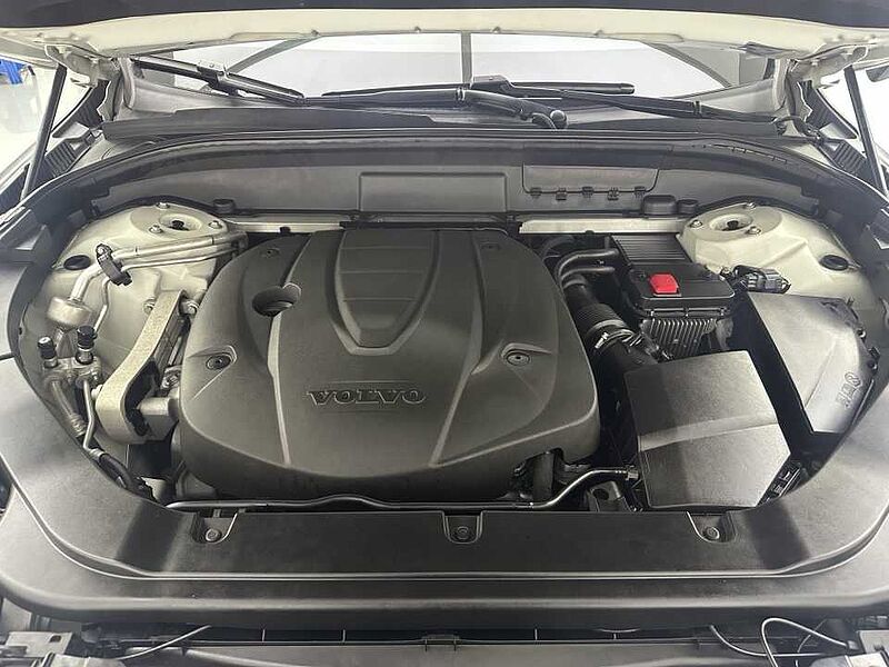 Volvo  D5 AWD INS