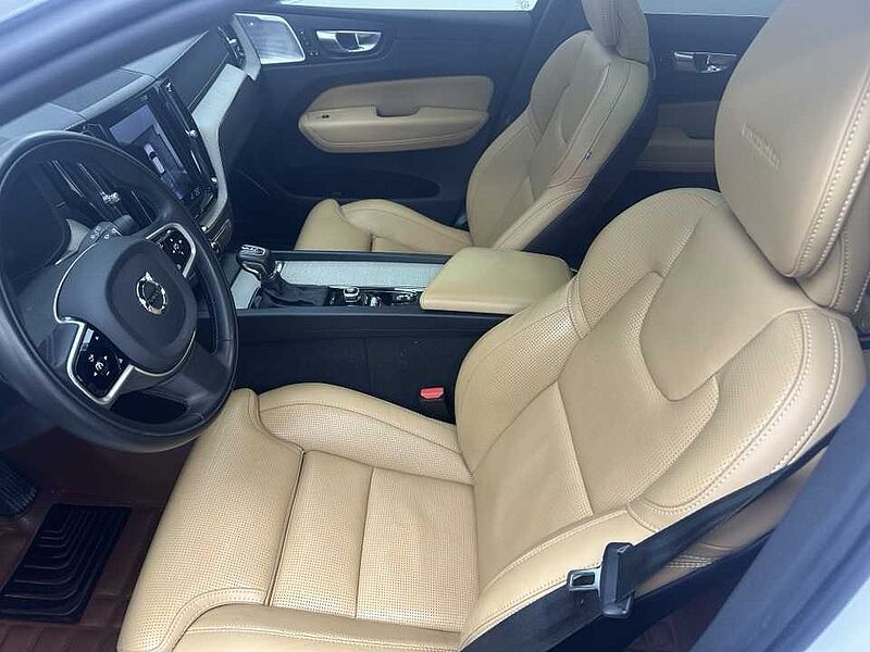Volvo  D5 AWD INS
