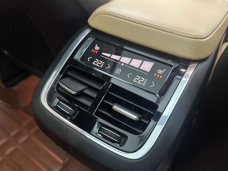 Volvo  D5 AWD INS