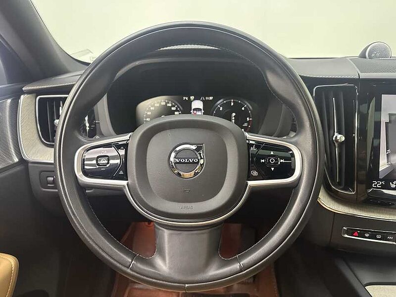 Volvo  D5 AWD INS