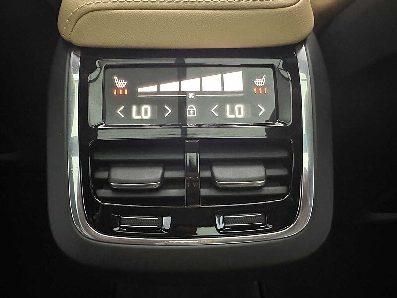 Volvo  B5 AWD Ultimate