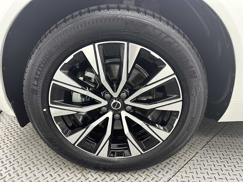 Volvo  B5 AWD ULT