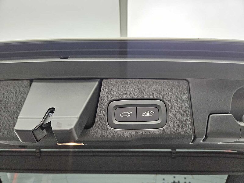 Volvo  B5 AWD Ultimate Bright