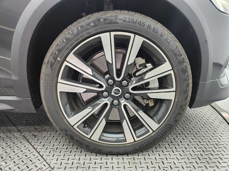Volvo  B5 AWD Ultimate