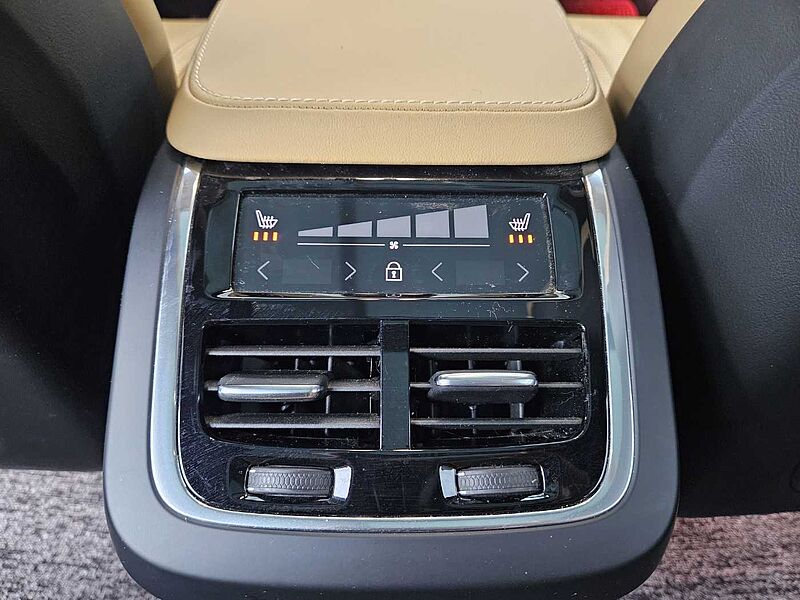 Volvo  B6 AWD Ultimate Bright