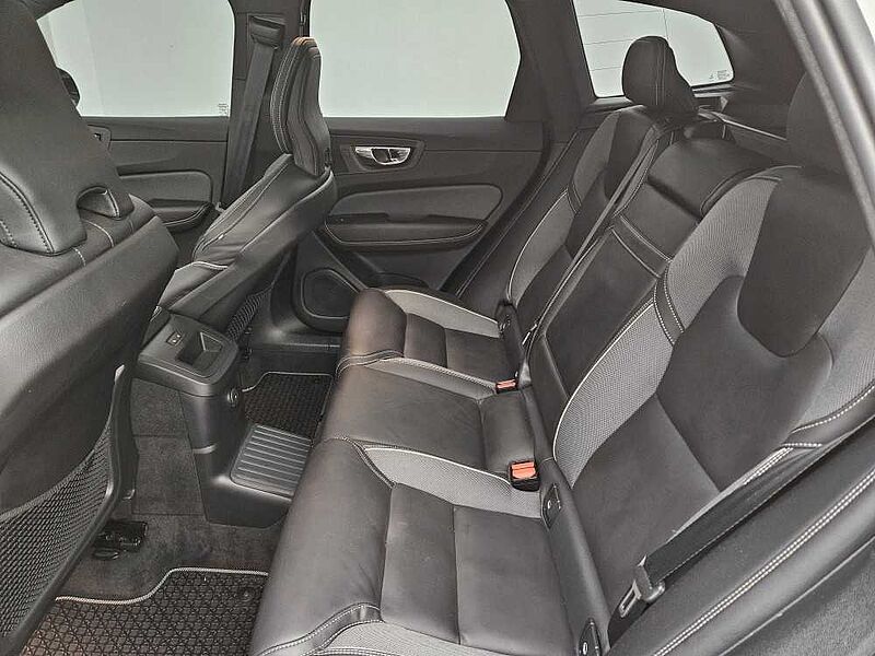 Volvo  T8 Recharge R-Design