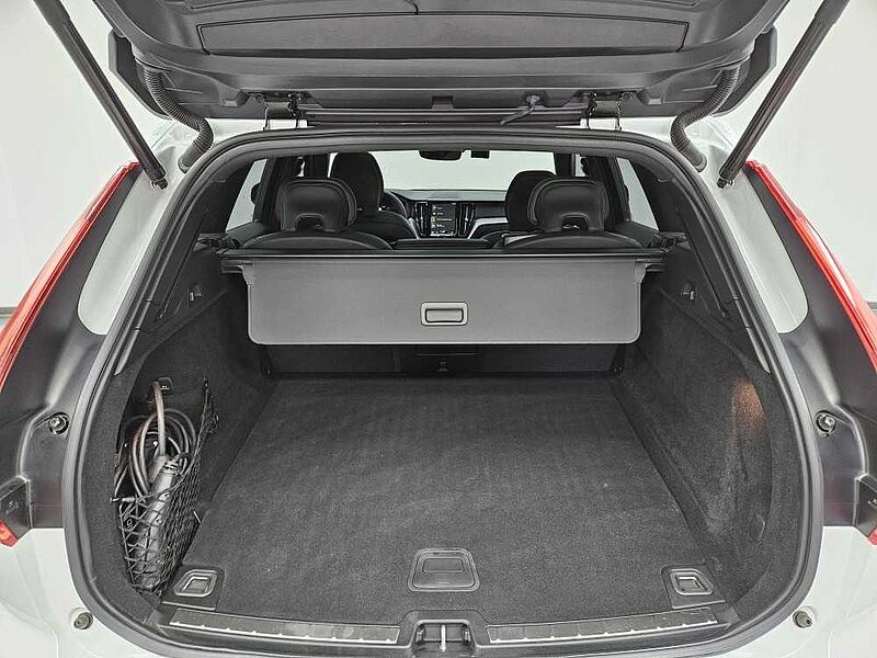 Volvo  T8 Recharge R-Design