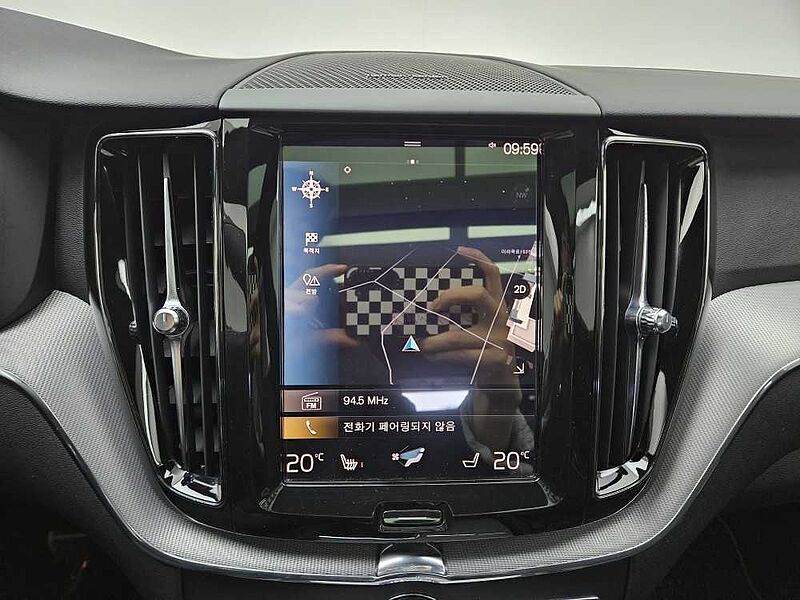 Volvo  T8 Recharge R-Design