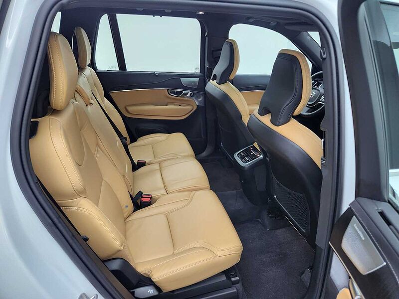 Volvo  B6 AWD Ultimate
