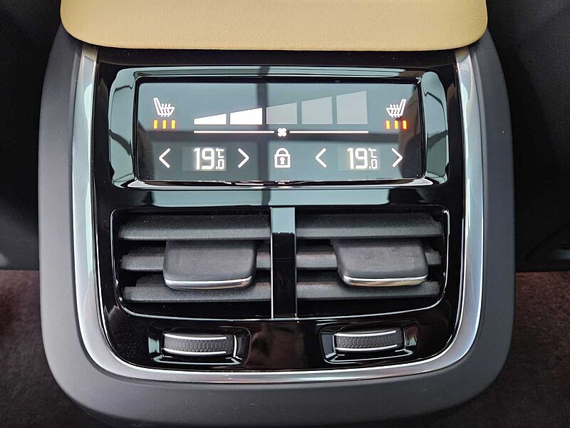 Volvo  T8 AWD Ultimate Bright