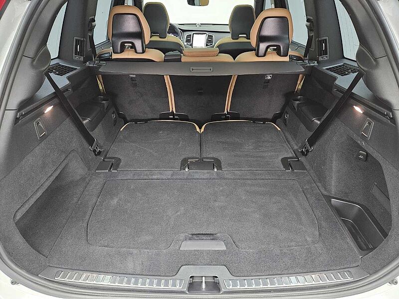 Volvo  T8 AWD Ultimate Bright