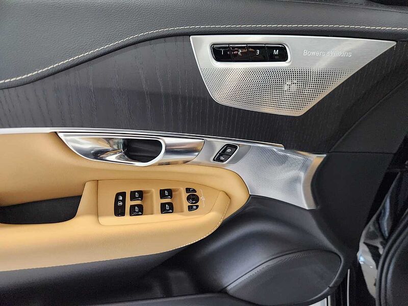 Volvo  Recharge Inscription, 7 Seats