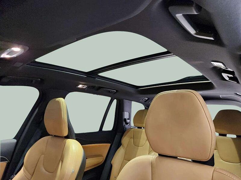 Volvo  Recharge Inscription, 7 Seats