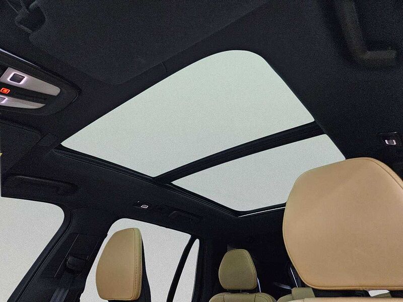 Volvo  B6 AWD Ultimate Bright