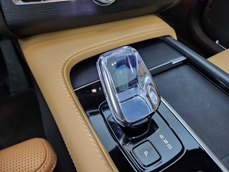 Volvo  T8 AWD Recharge Ultimate bright