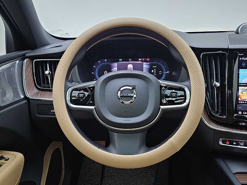 Volvo  T8 AWD Ultimate Bright
