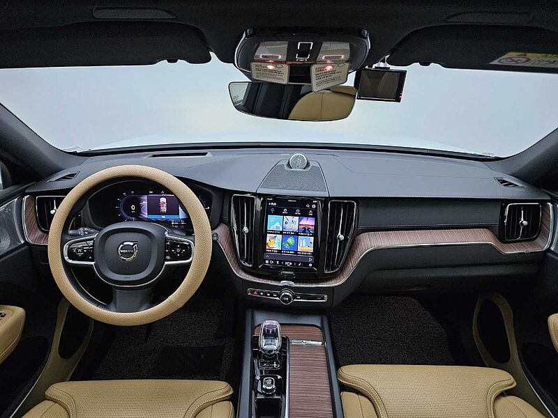 Volvo  T8 AWD Ultimate Bright