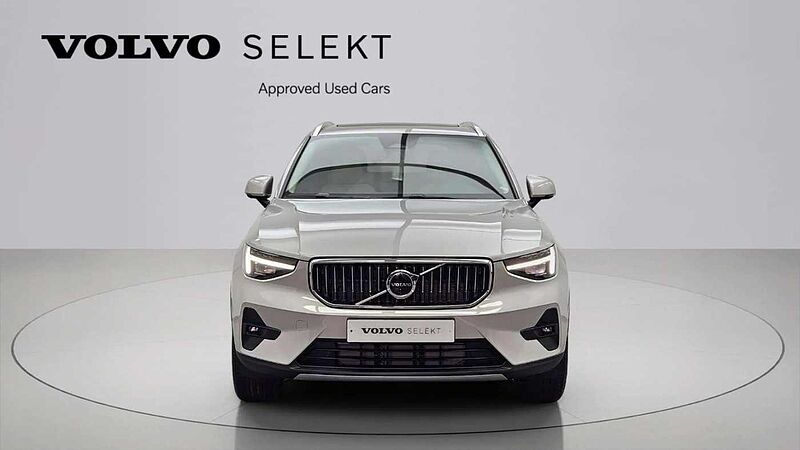 Volvo  B4 AWD Ultra