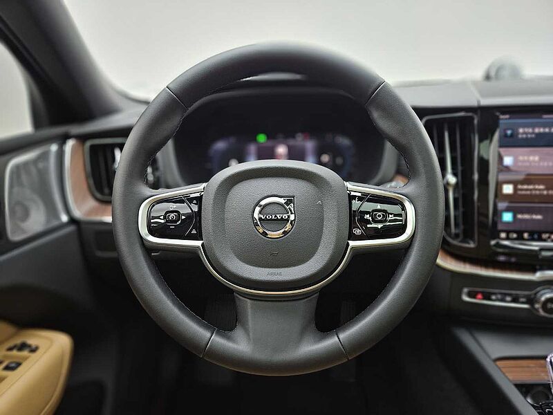 Volvo  B6 AWD Ultimate Bright
