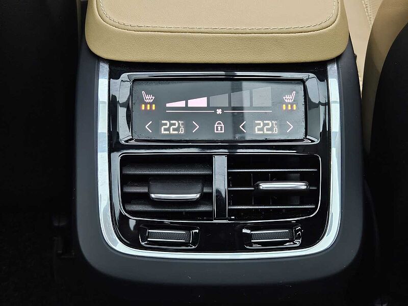 Volvo  T8 AWD Ultimate Bright