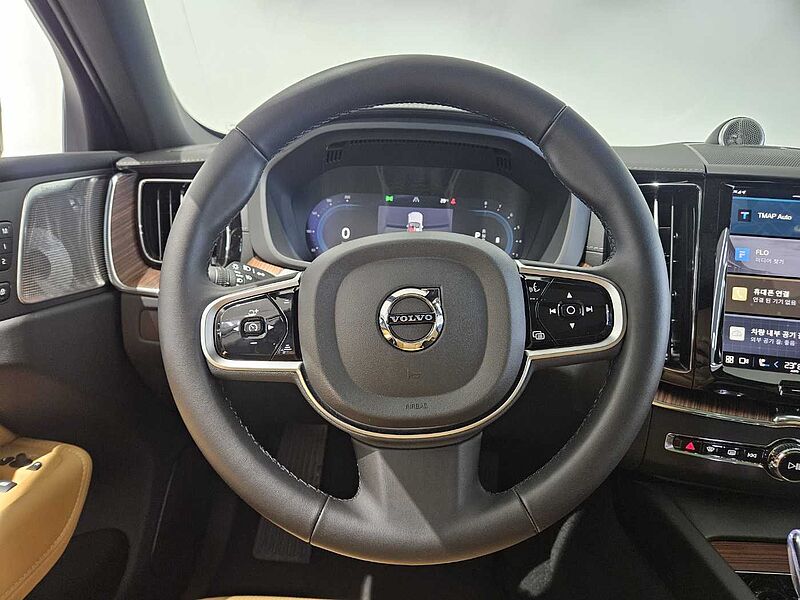 Volvo  B5 AWD Ultra Bright