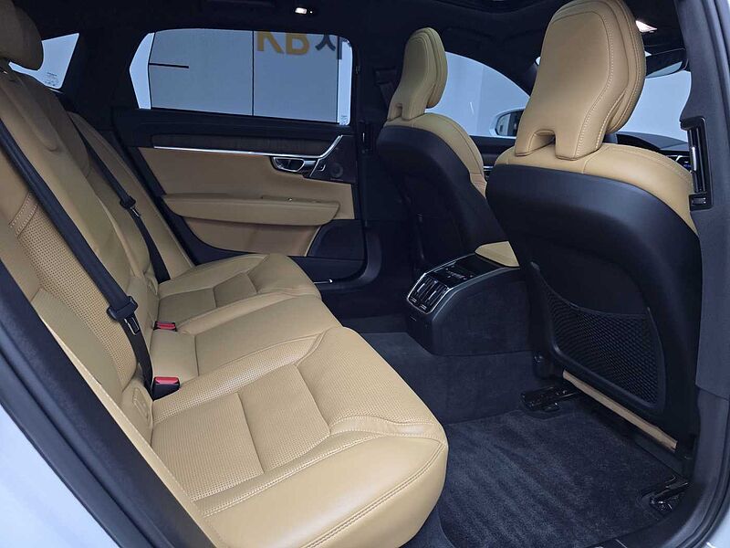 Volvo  B6 AWD Ultimate Bright