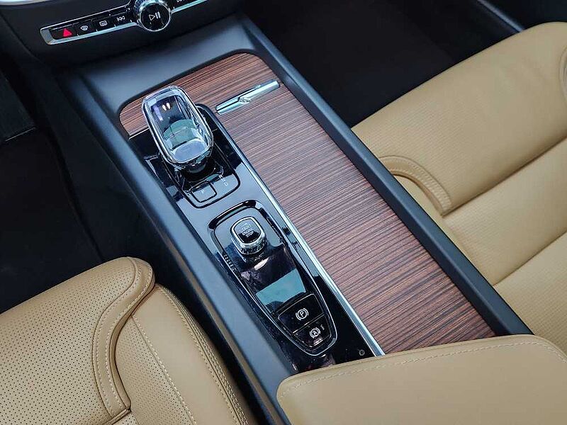 Volvo  Ultimate, B5 AWD mild hybrid, 가솔린