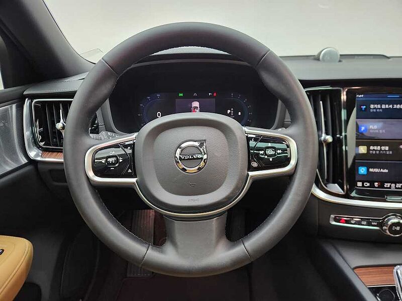 Volvo  Ultimate, B5 AWD mild hybrid, 가솔린