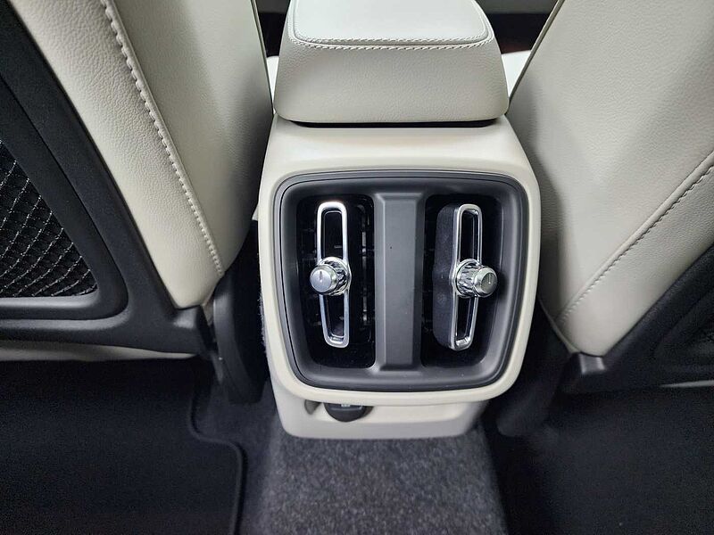 Volvo  Ultra, B4 AWD 마일드 하이브리드, 가솔린, 브라이트