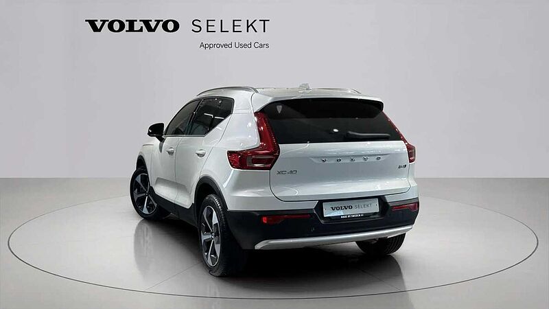 Volvo B4 AWD Ultra Bright