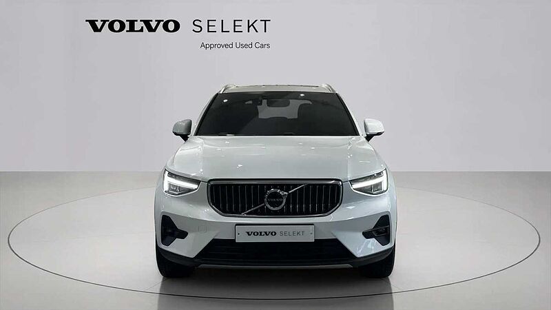 Volvo B4 AWD Ultra Bright