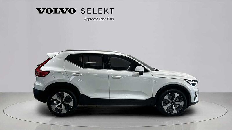 Volvo B4 AWD Ultra Bright