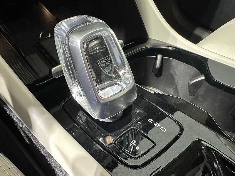 Volvo B4 AWD Ultra Bright