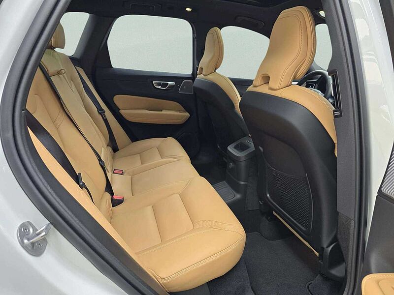 Volvo  Ultra, T8 AWD 플러그-인 하이브리드, 전기/가솔린, 브라이트