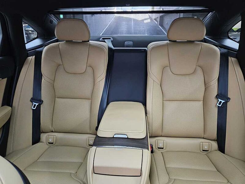 Volvo  B5 Ultimate bright