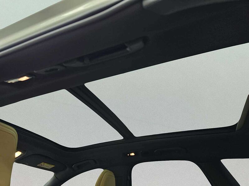 Volvo  Ultra, T8 AWD 플러그-인 하이브리드, 전기/가솔린, 브라이트