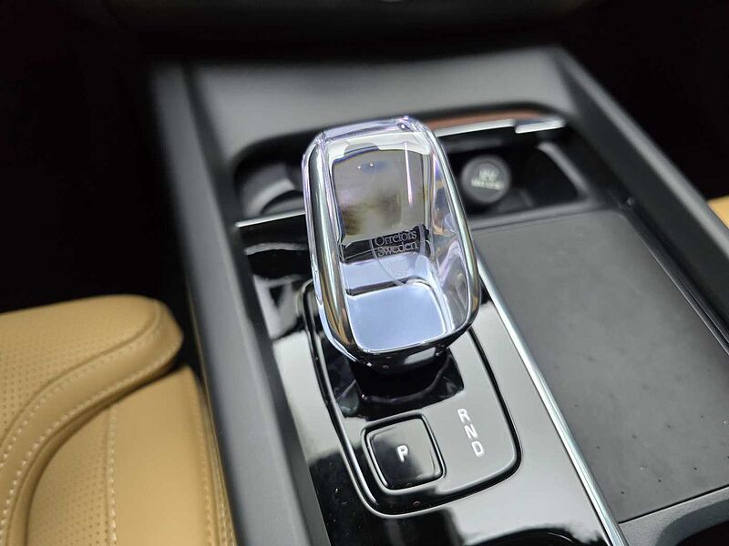 Volvo  Ultra, T8 AWD 플러그-인 하이브리드, 전기/가솔린, 브라이트