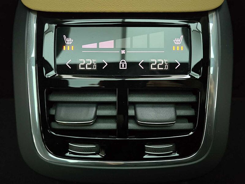 Volvo B5 AWD Ultra bright