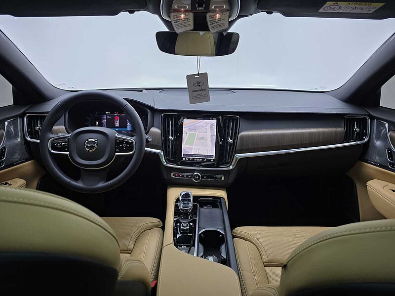 Volvo B5 AWD Ultra bright