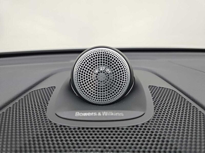 Volvo  Ultra, T8 AWD 플러그-인 하이브리드, 전기/가솔린, 브라이트