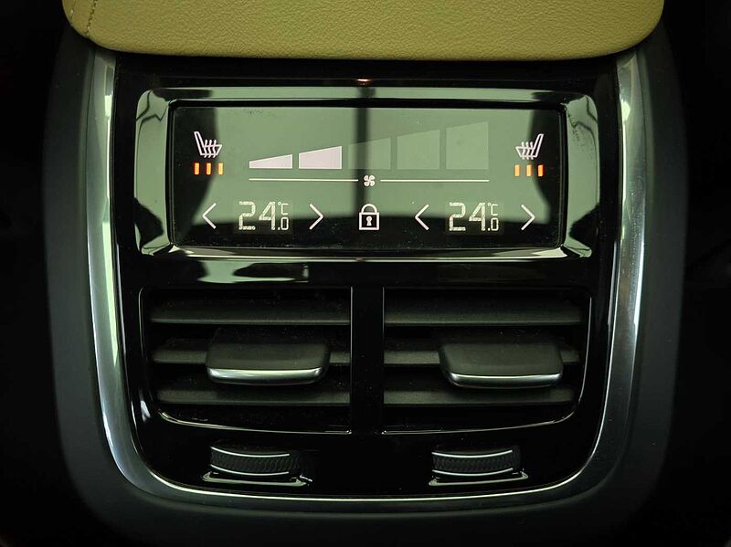 Volvo  B5 AWD Inscription