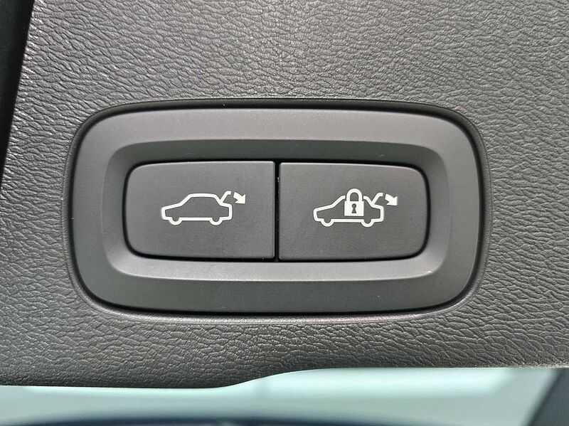 Volvo  B5 AWD Inscription