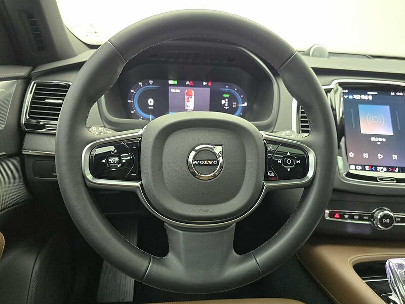 Volvo  T8 AWD Recharge Ultimate bright